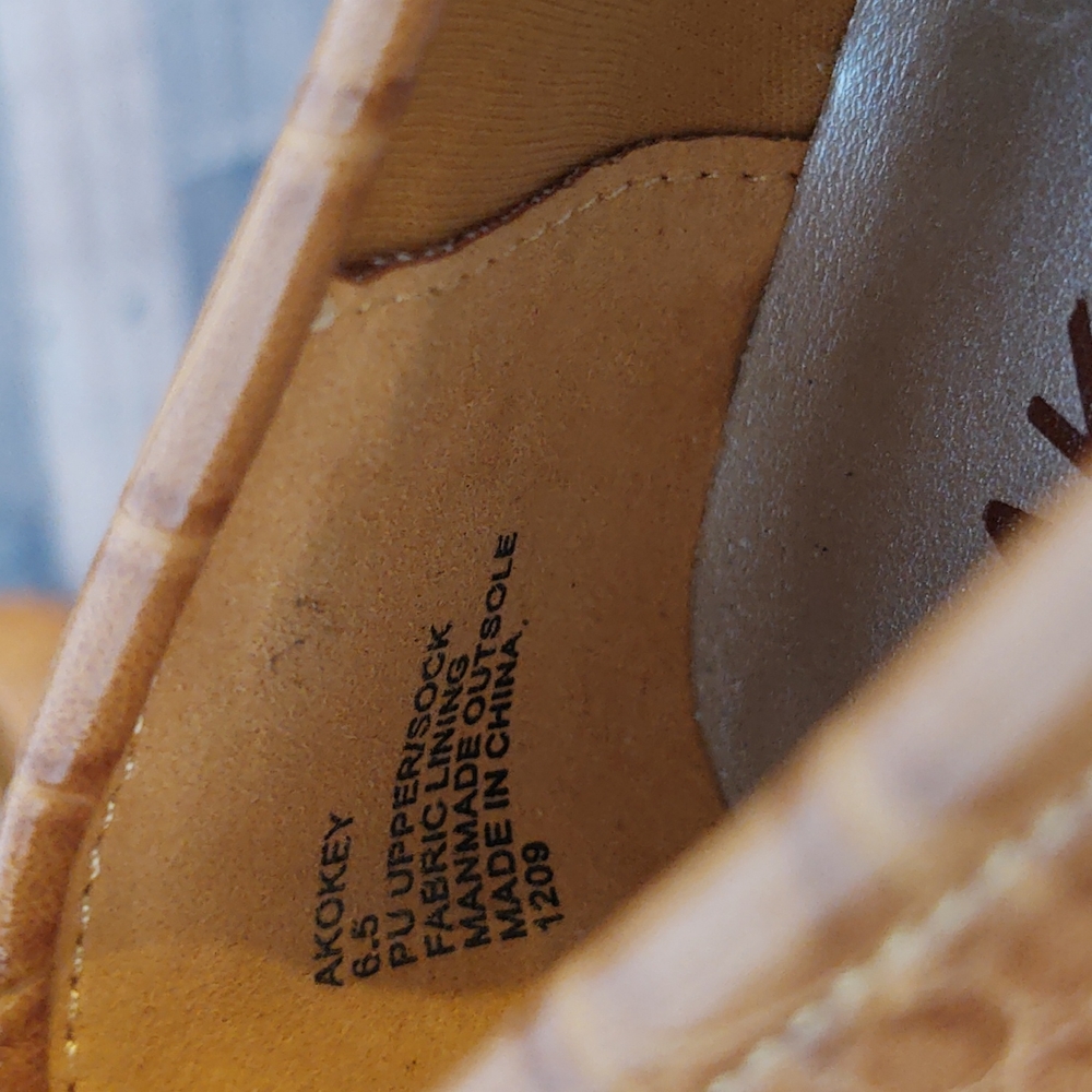 Anne Klein faux leather Croc embossed loafers 6.5 - Picture 5 of 7